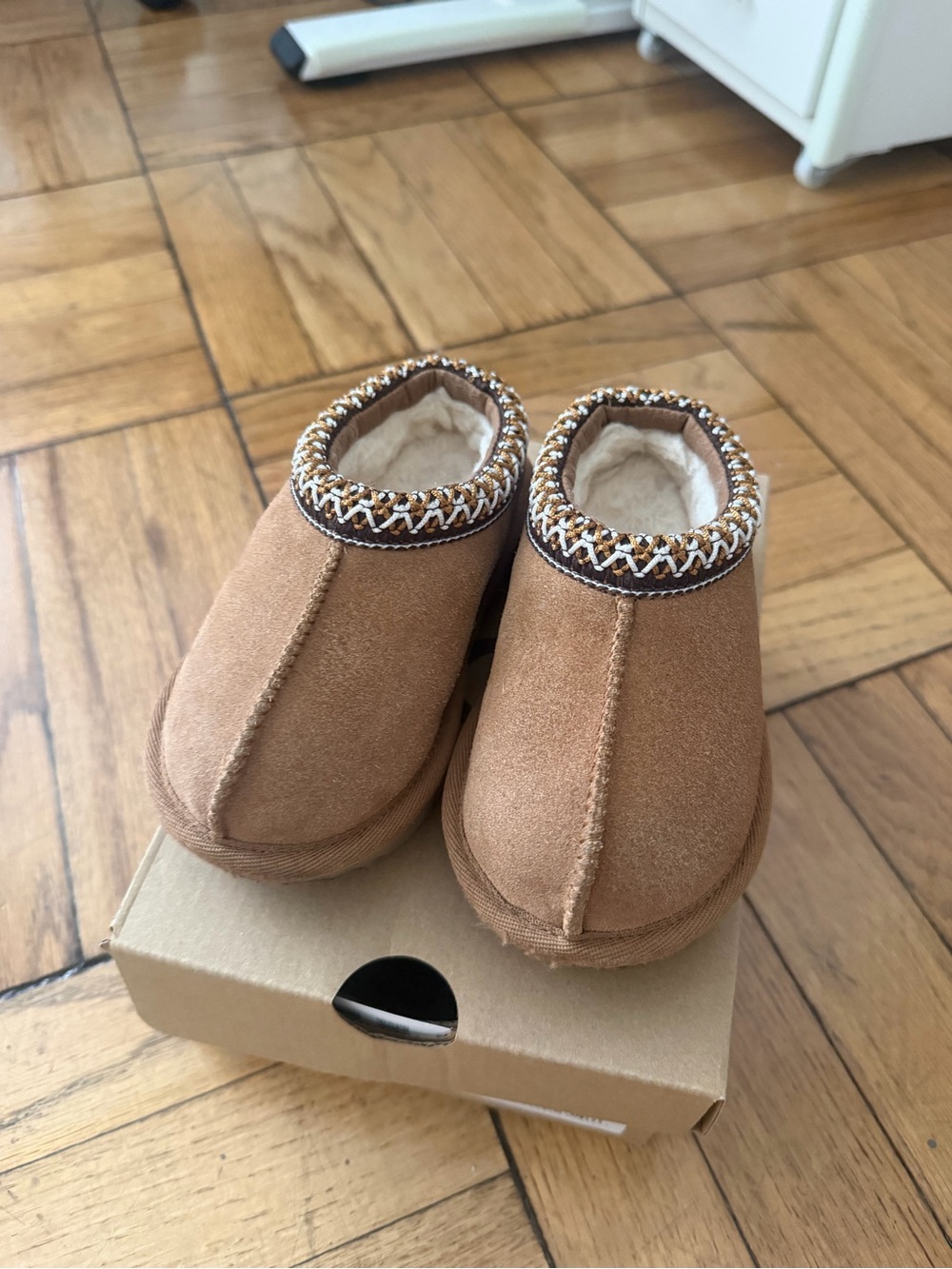UGG Toddler Tasman II Slippers Chestnut Size 7T w/ Box